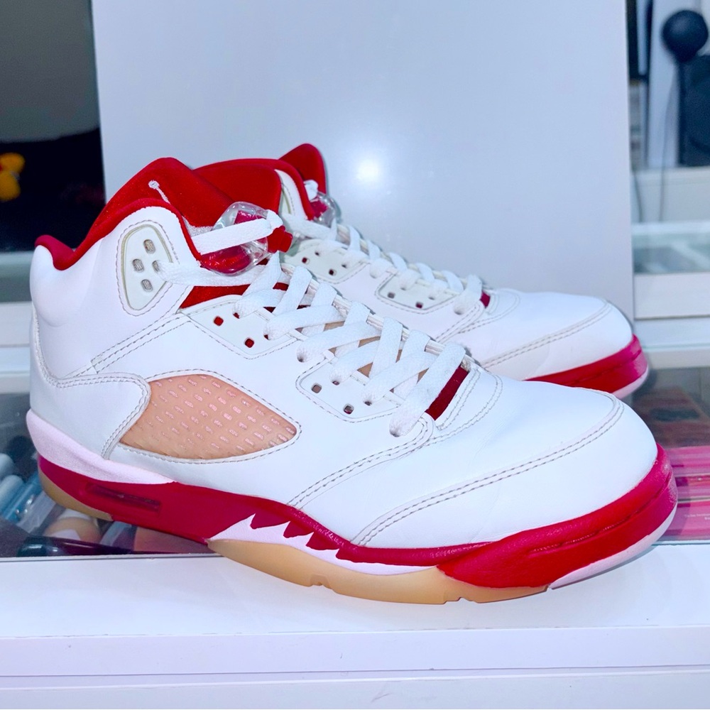 Jordan 5 Retro White Pink Red (GS) Youth 7, Women’s 8.5, Men’s 7 - Like New